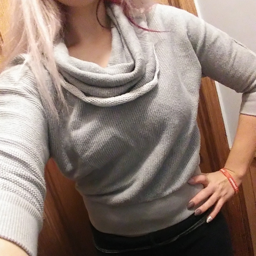 Gray cropped sweater with cowl neck